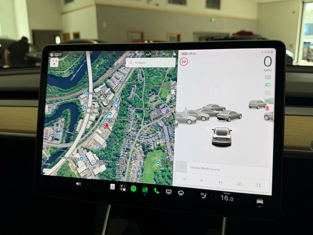 Tesla Model 3 Saloon White #3