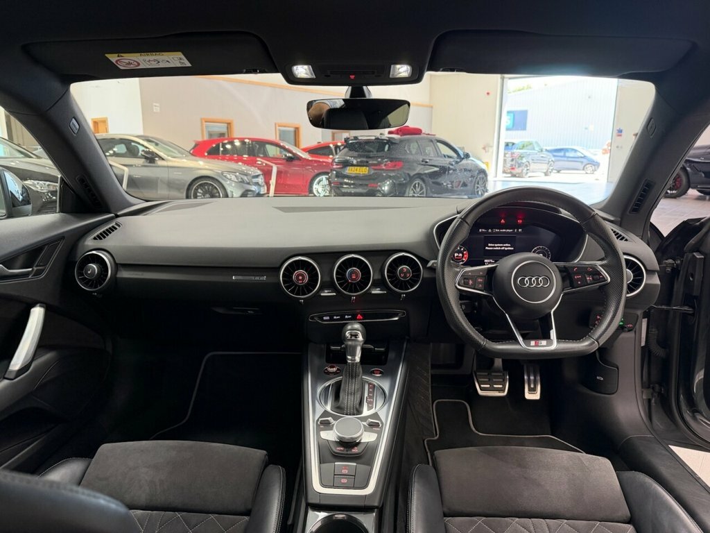 Audi TT 2L Black Edition Grey #4