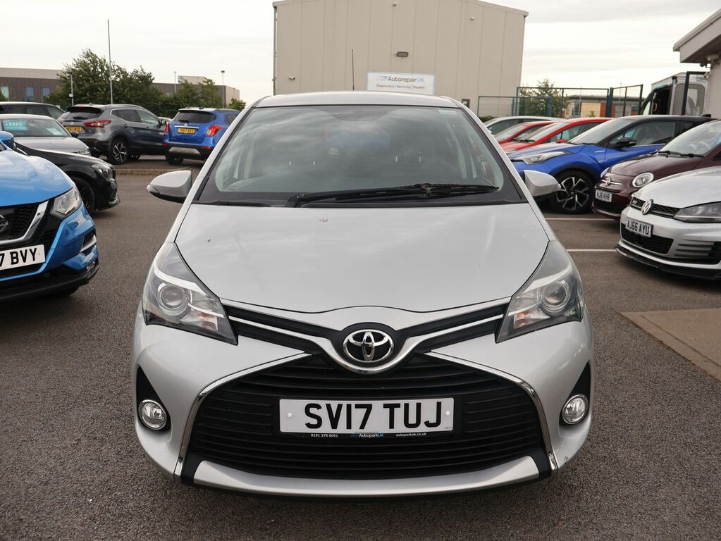 Toyota Yaris 2017 1.33 Dual Vvt-i Icon Hatchback Mul Silver #3