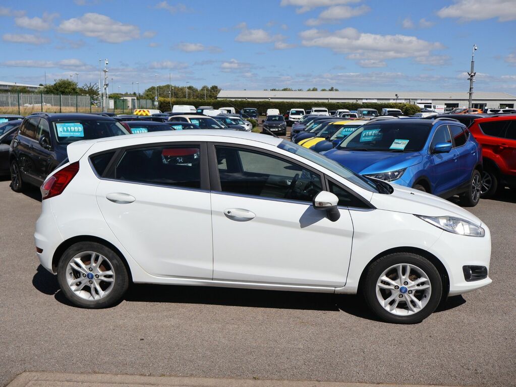 Ford Fiesta 2015 1.25 Zetec Hatchback Euro 6 White #3