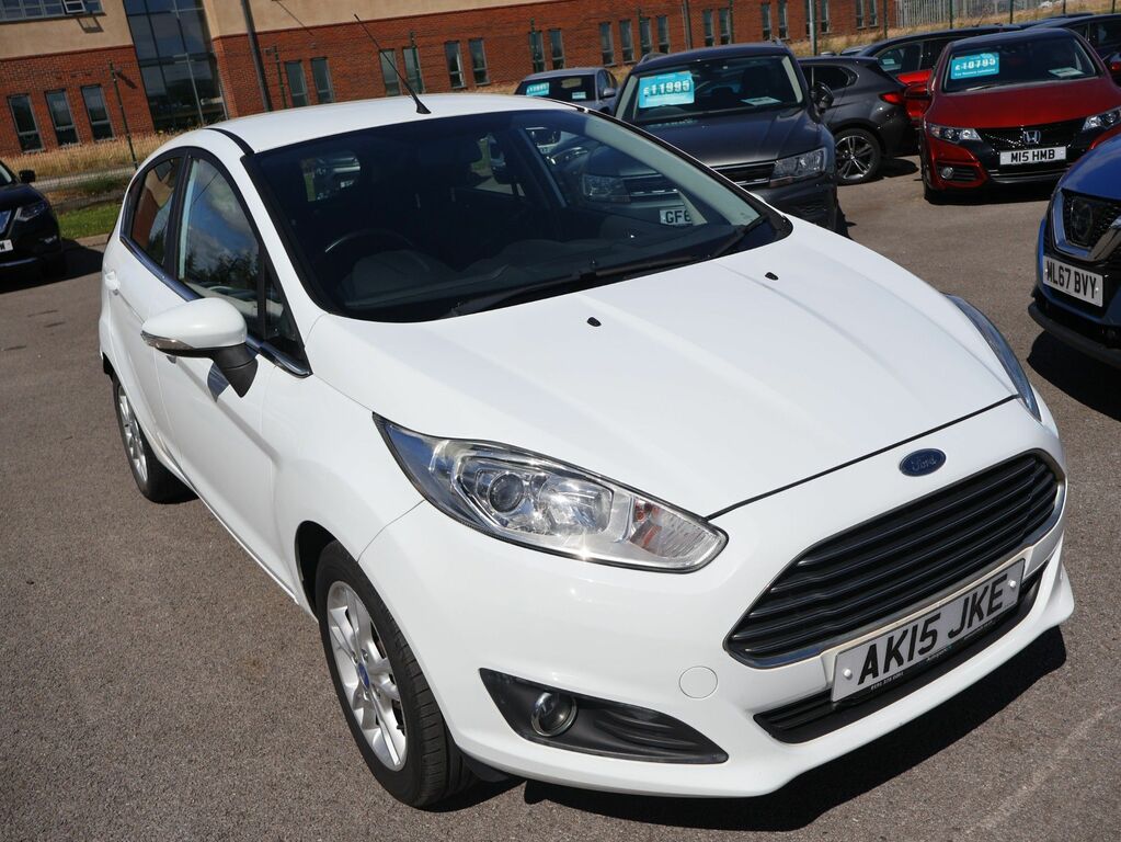 Ford Fiesta 2015 1.25 Zetec Hatchback Euro 6 White