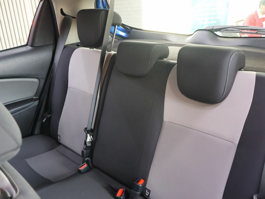 Toyota Yaris Excel White #17