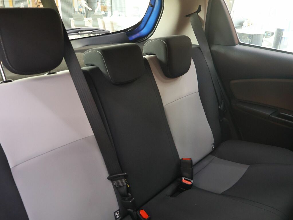 Toyota Yaris Excel White #19