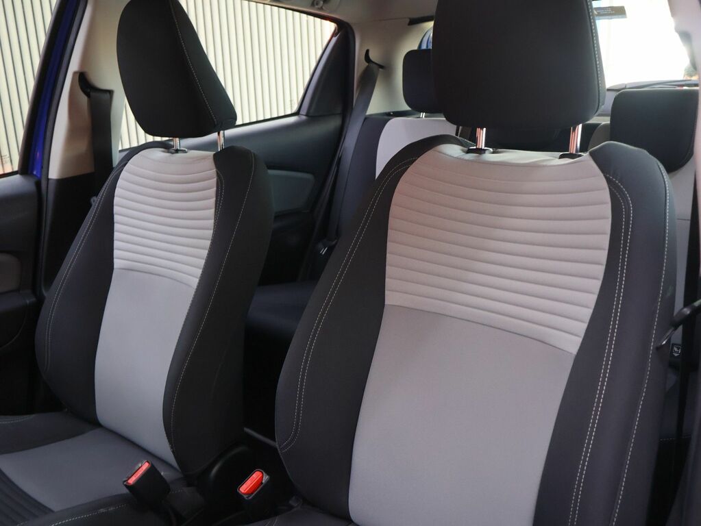 Toyota Yaris Excel White #15