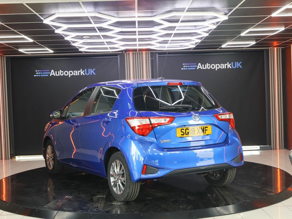 Toyota Yaris Excel White #5