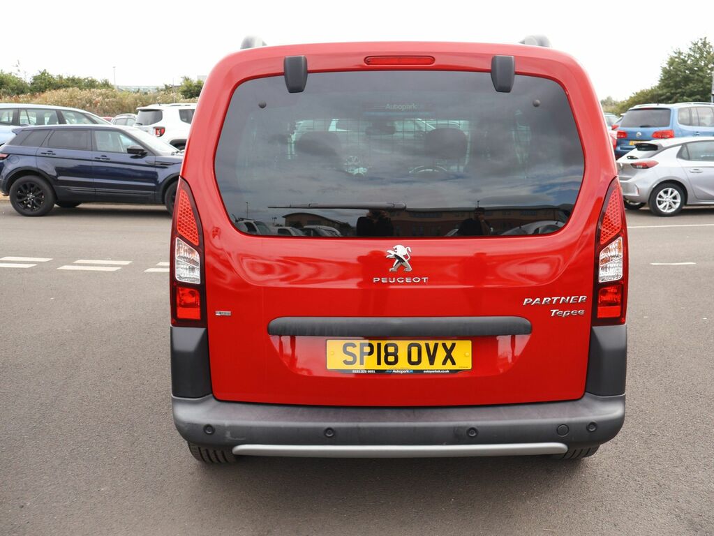 Peugeot Partner Tepee 2018 1.2 Puretech Outdoor Mpv Eu Red #5