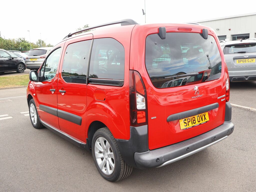 Peugeot Partner Tepee 2018 1.2 Puretech Outdoor Mpv Eu Red #6