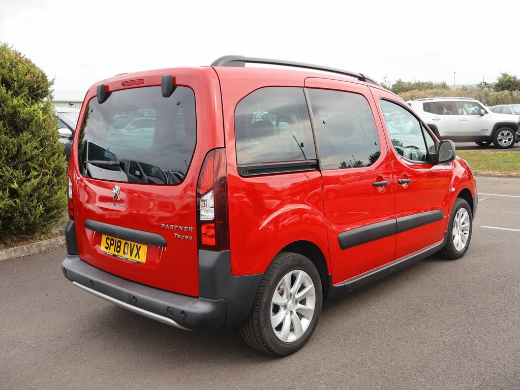 Peugeot Partner Tepee 2018 1.2 Puretech Outdoor Mpv Eu Red #4