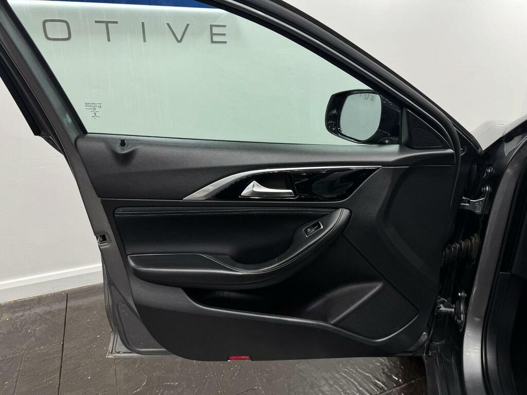 Infiniti QX30 2.1 Luxe Tech D 168 Bhp Black #32