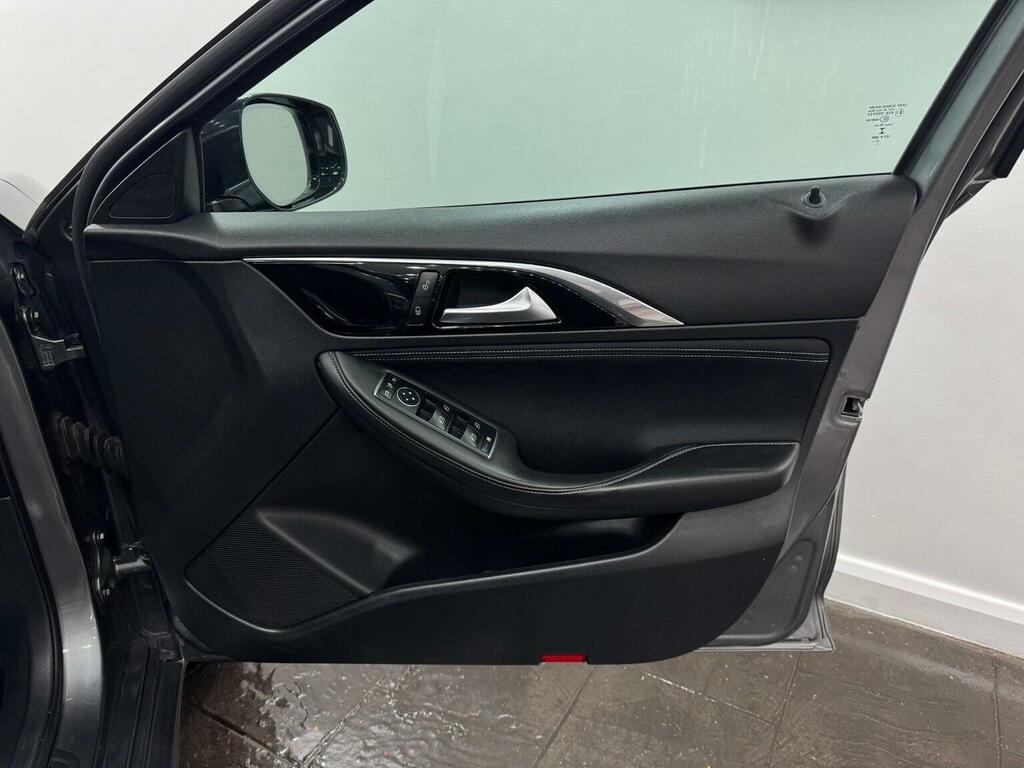 Infiniti QX30 2.1 Luxe Tech D 168 Bhp Black #14