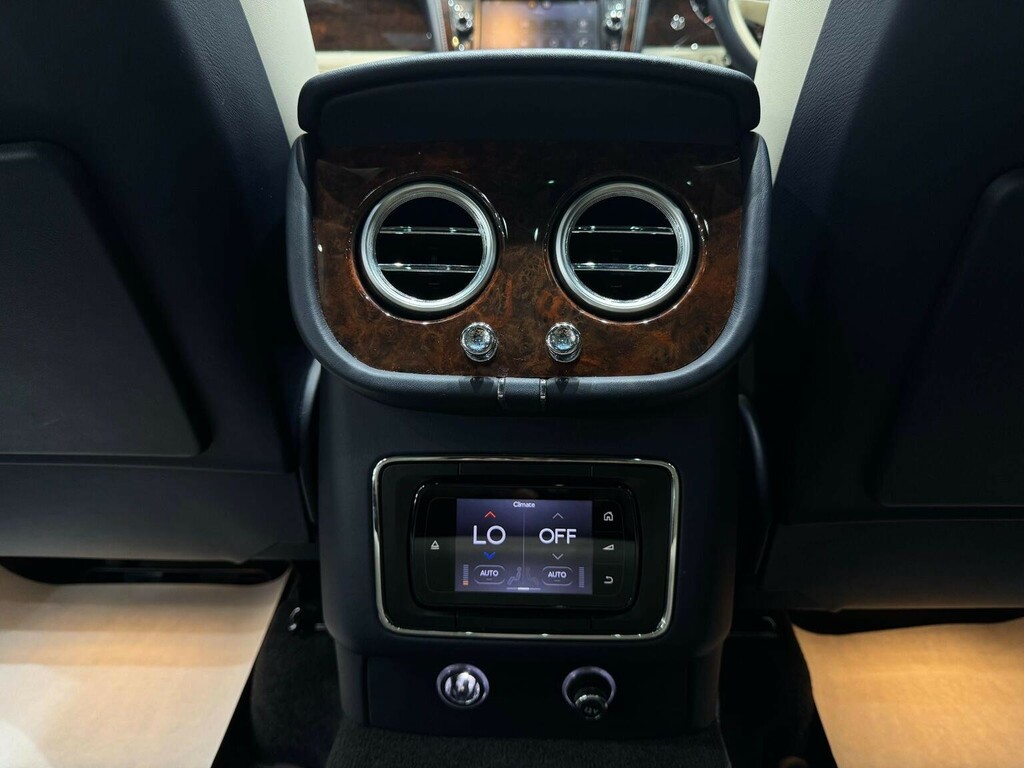 Bentley Bentayga Petrol #36