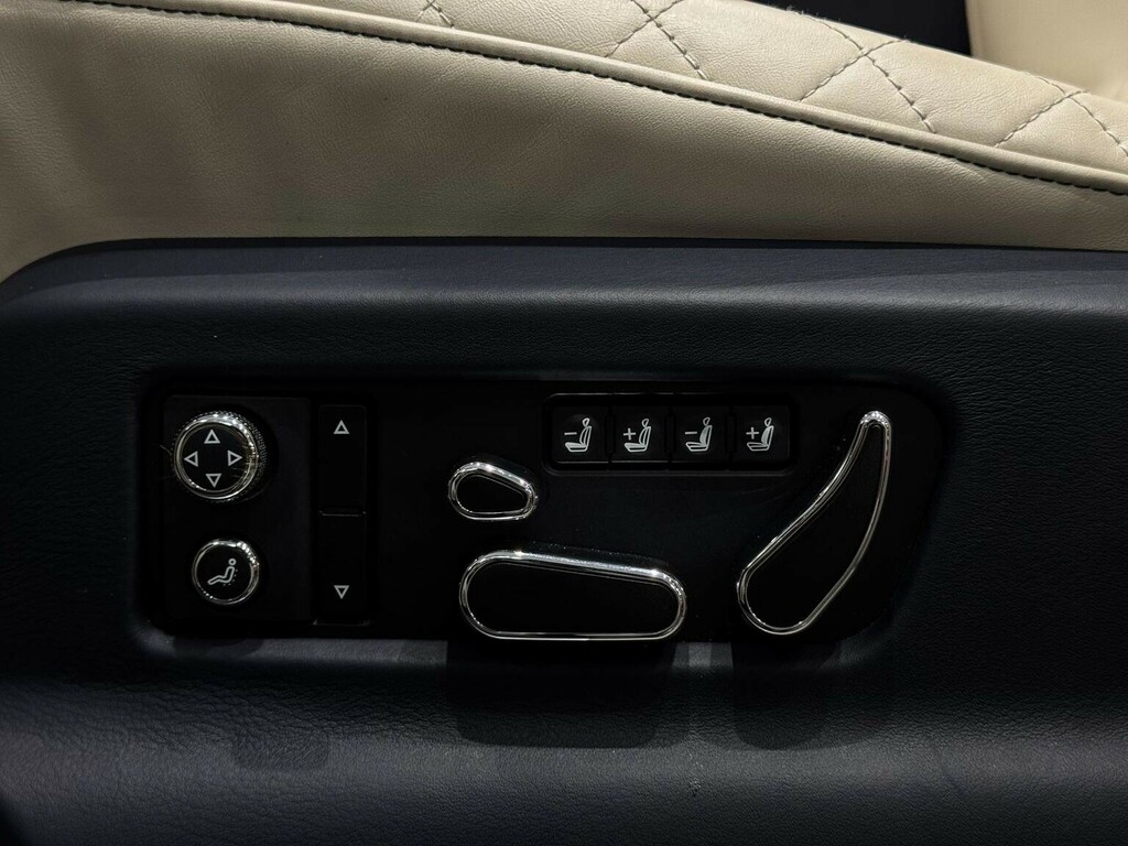 Bentley Bentayga Petrol #30