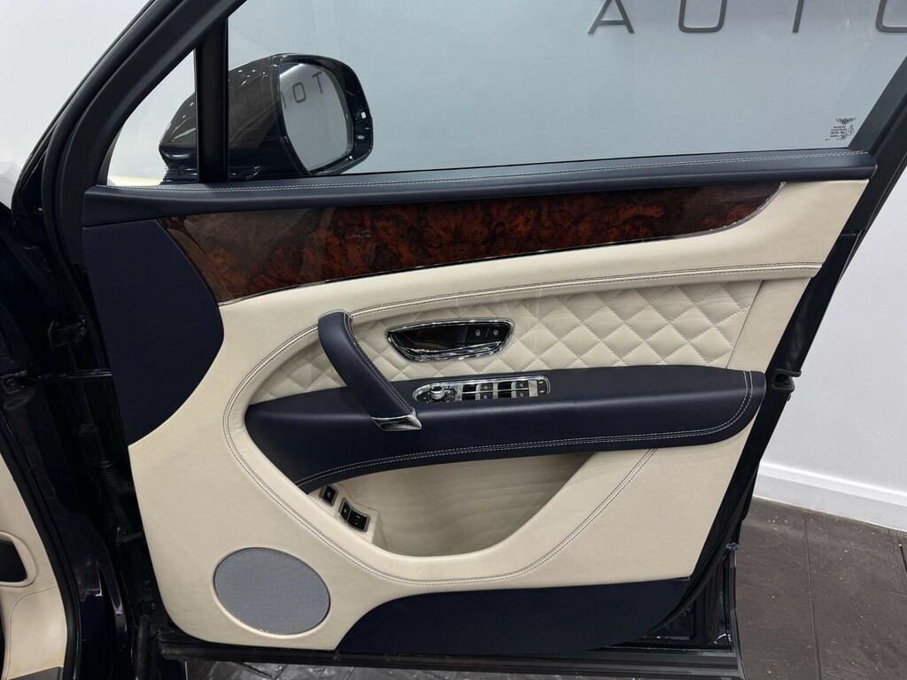 Bentley Bentayga Petrol #7