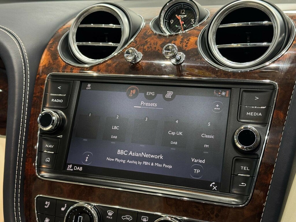 Bentley Bentayga Petrol #12