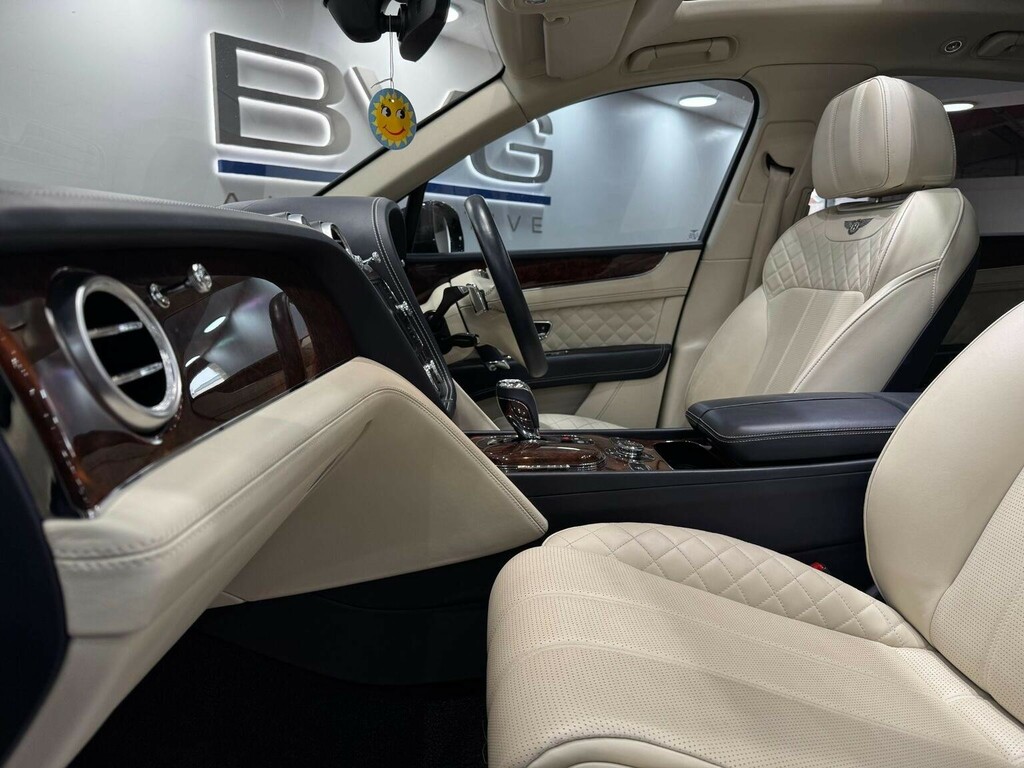 Bentley Bentayga Petrol #31