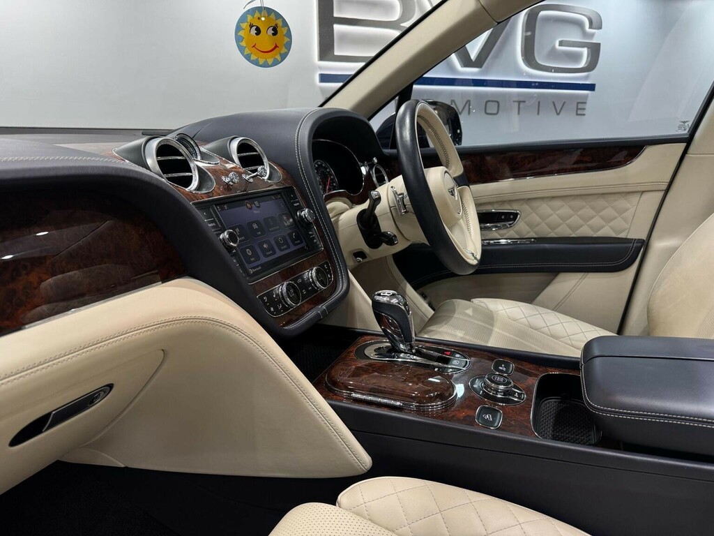 Bentley Bentayga Petrol #32