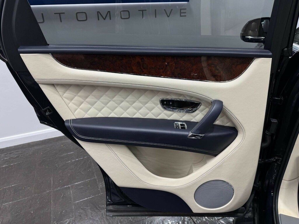 Bentley Bentayga Petrol #34