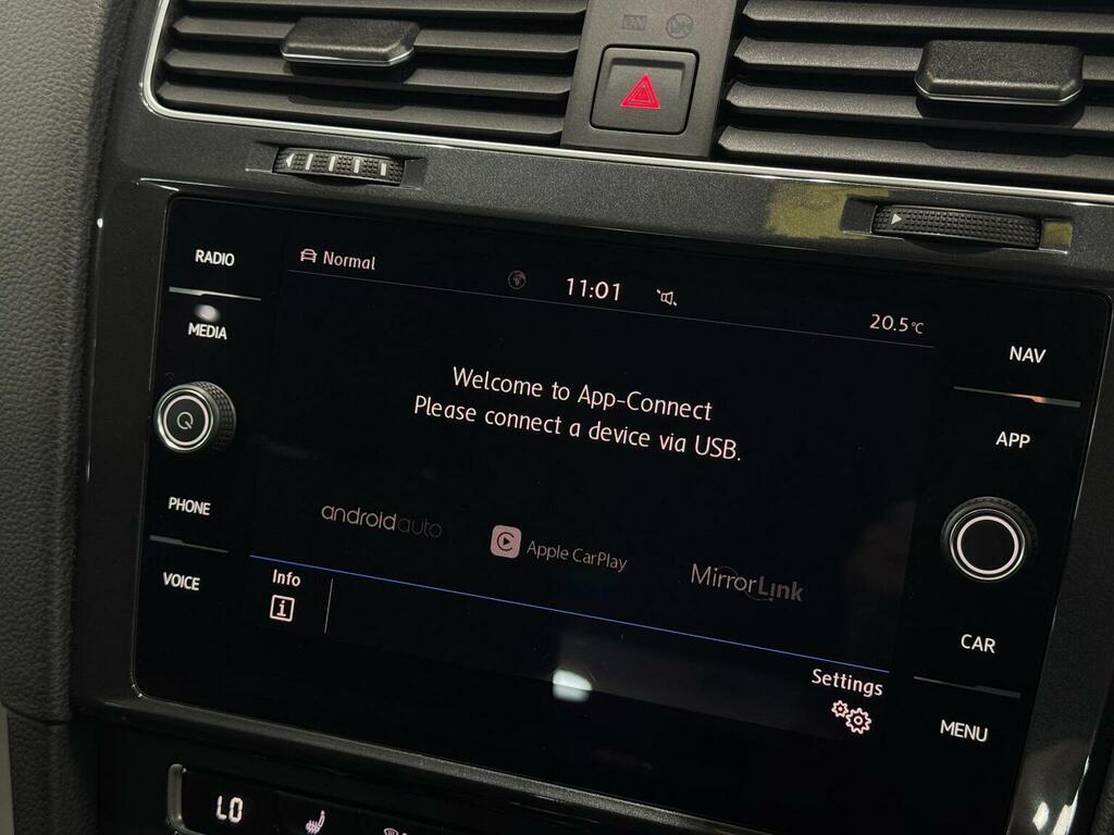 Volkswagen e-Golf E-golf 135 Bhp 8In Sat Nav, Apple Carplay And White #26