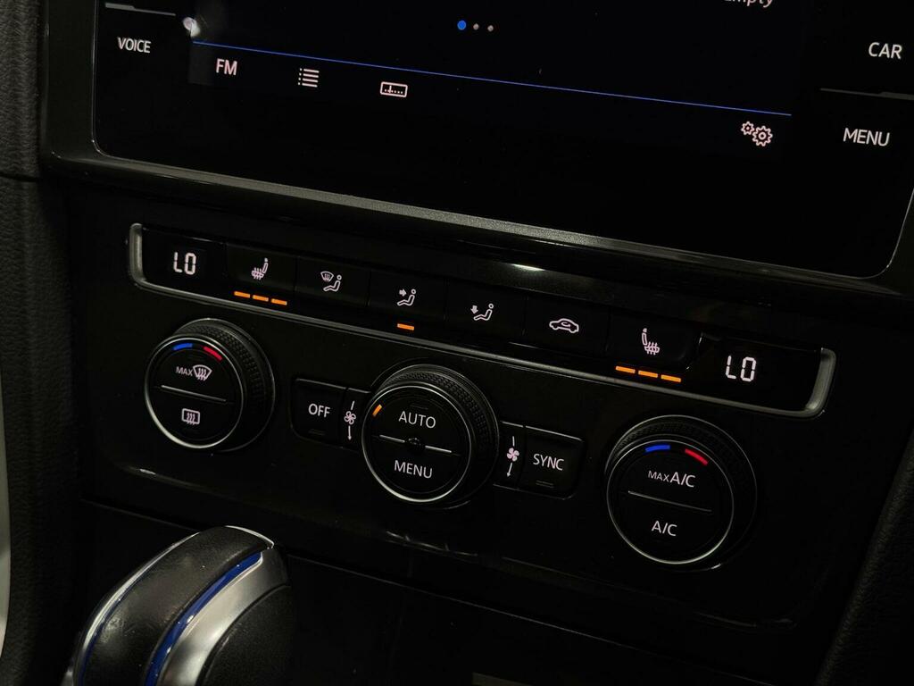 Volkswagen e-Golf E-golf 135 Bhp 8In Sat Nav, Apple Carplay And White #31