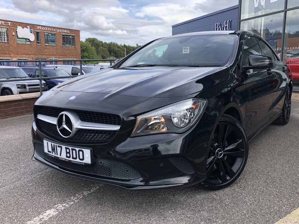 Mercedes-Benz CLA Class Cla 200 D Amg Line Black #26