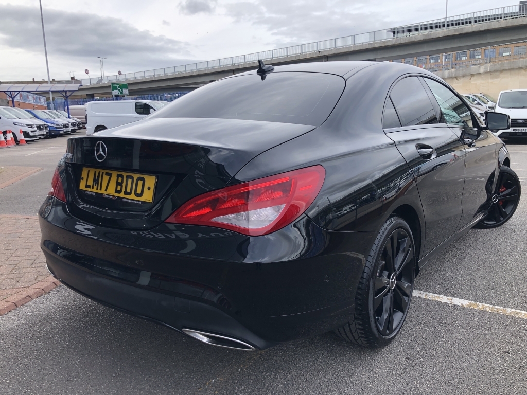 Mercedes-Benz CLA Class Cla 200 D Amg Line Black #23
