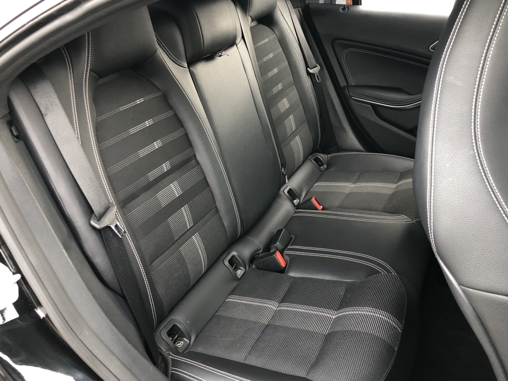 Mercedes-Benz CLA Class Cla 200 D Amg Line Black #25