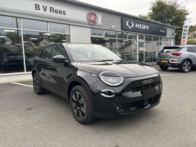 Fiat 600 1.2 136 Hybrid 48V Icon - 2026 26 Black