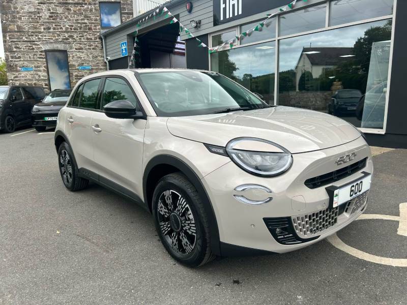 Fiat 600 1.2 100 Hybrid 48V Icon - 2026 26