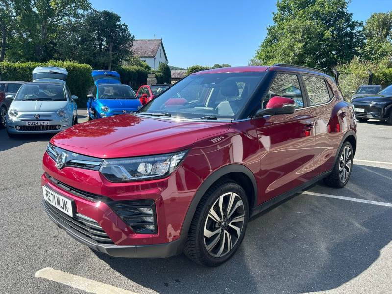 SsangYong Tivoli 1.6D Ultimate Red #3