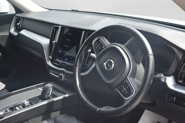 Volvo XC60 2.0 B4 Mhev Momentum Suv Hybrid Eu White #6