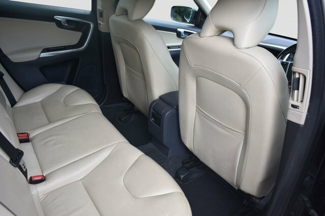 Volvo XC60 2.0L D4 Se Lux Nav 178 Bhp White #33