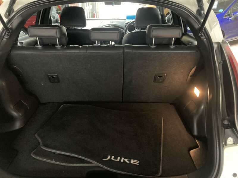 Nissan Juke Hatchback White #3