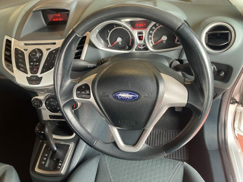 Ford Fiesta 1.25 Edge Red #5