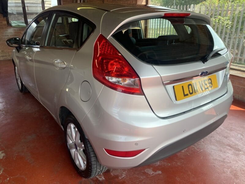 Ford Fiesta 1.25 Edge Red #2