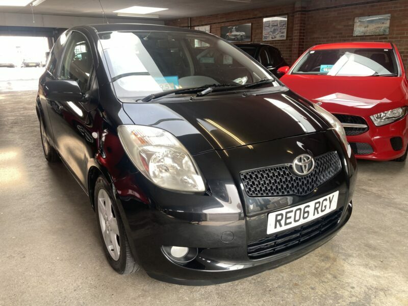 Toyota Yaris 1.3 T3 Multimode Silver #1