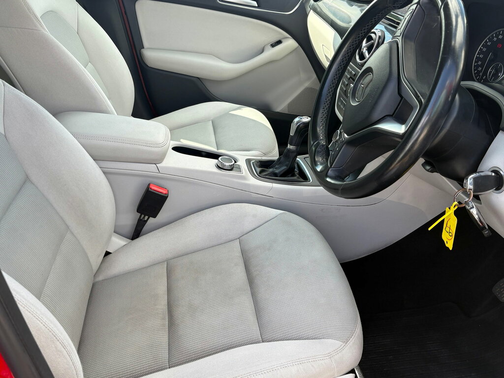Mercedes-Benz B Class 1.5 B180 Cdi Blueefficiency Se 107 Bhp Blue #11