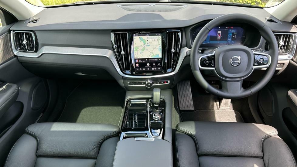 Volvo V60 Ultra T8 Awd Plug-in Hybrid Dark Blue #5