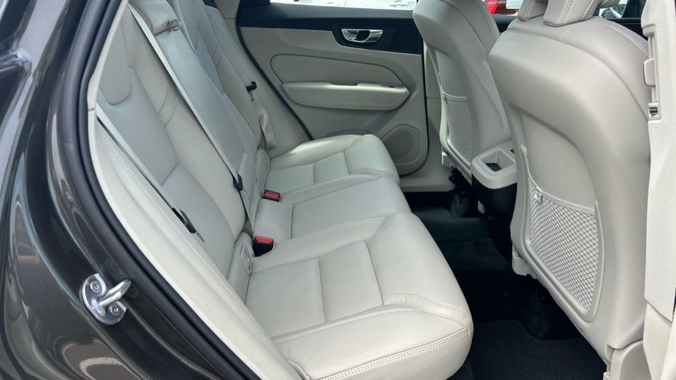 Volvo XC60 B5 Awd Inscription Specification Low Mi Grey #6