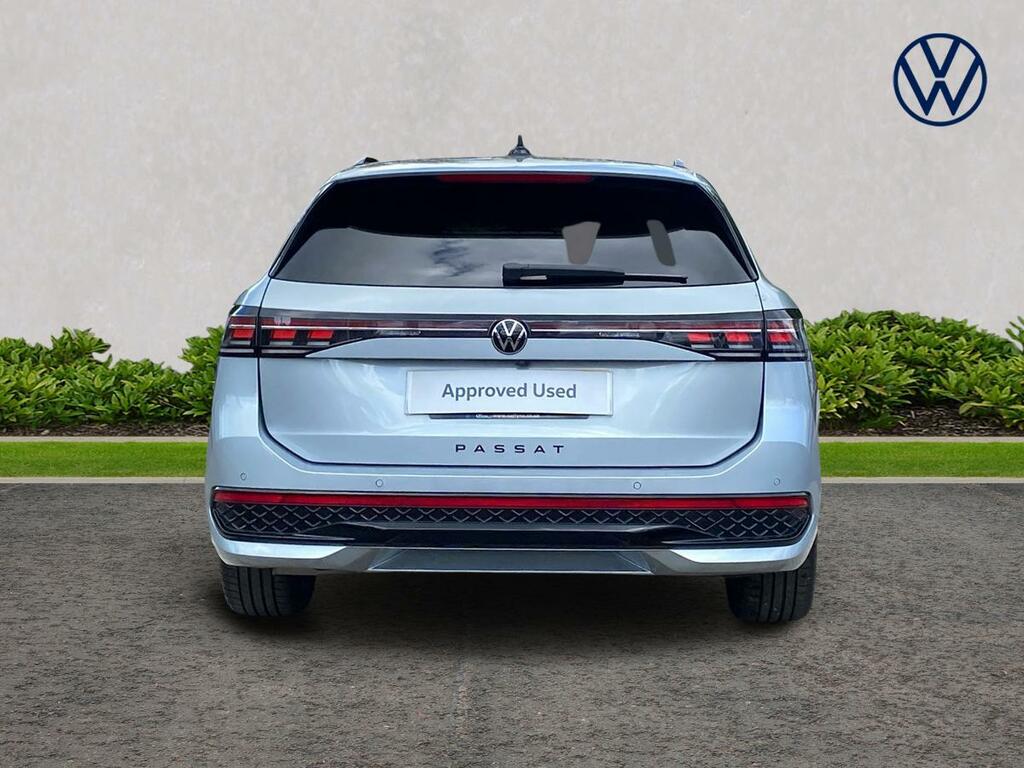 Volkswagen Passat 1.5 Etsi R-line Dsg Silver #4