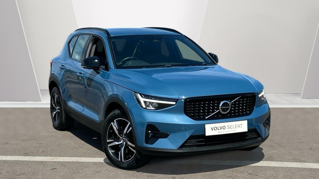 Volvo XC40 Plus B3 Mild Hybrid Dark Low Mileage Blue