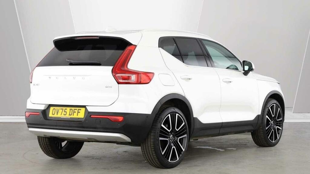 Volvo XC40 B4 Ultra Bright Mhev 21 Alloys Sunroof OV75DFF White #3