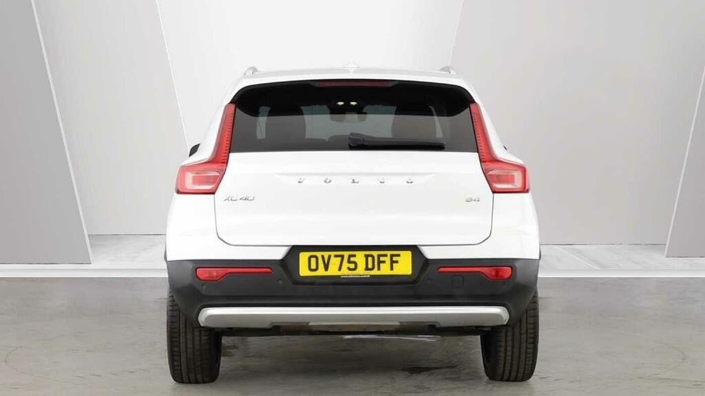 Volvo XC40 B4 Ultra Bright Mhev 21 Alloys Sunroof OV75DFF White #4