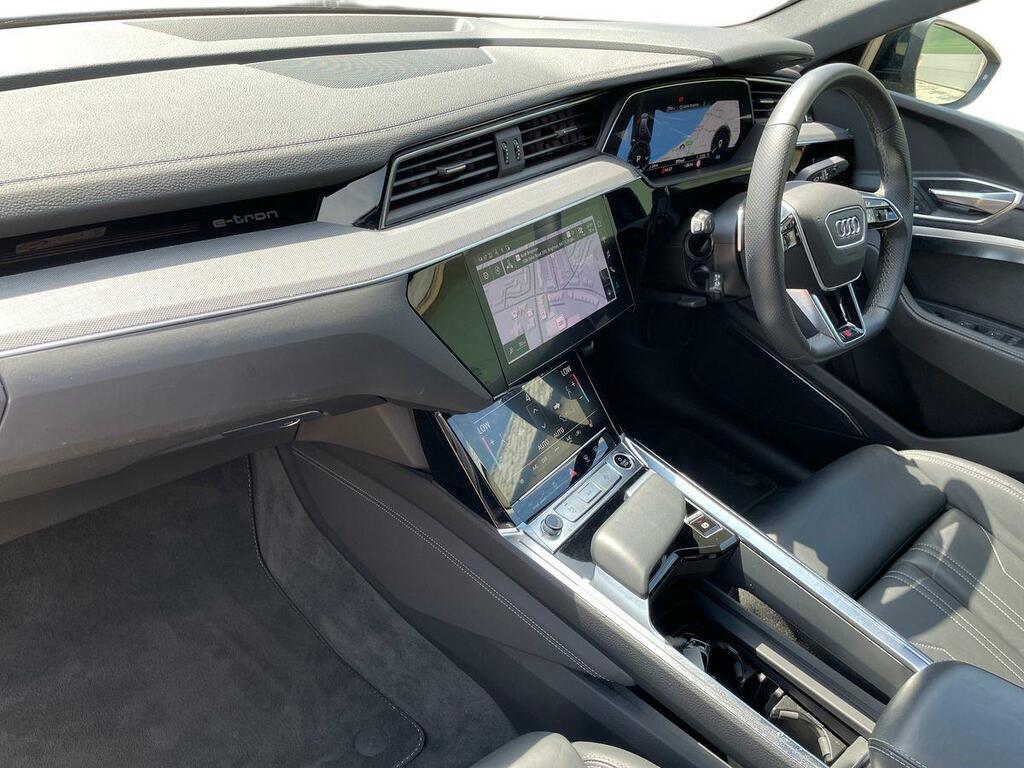 Audi Q8 e tron Sportback Black Edition 50 E-tron Quattro 25000 Kw Black #2