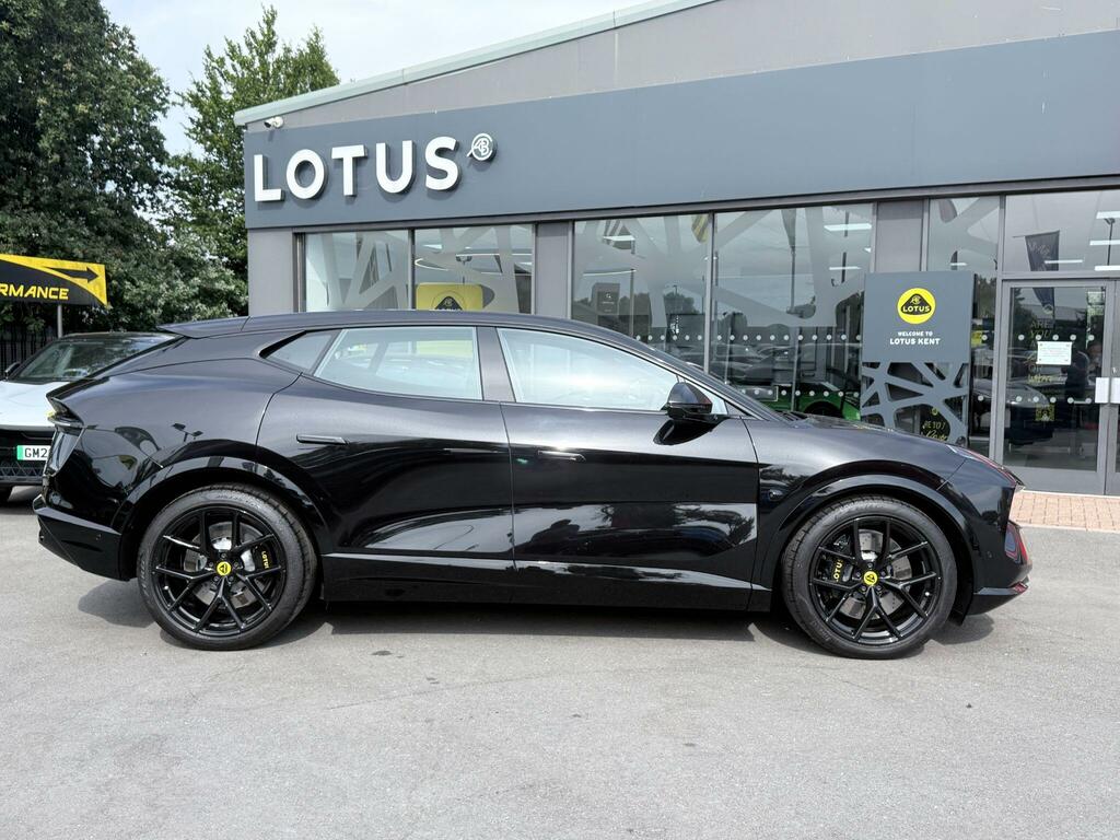 Lotus Eletre 600 112Kwh Gt Se 4Wd Dual Motor Black #3