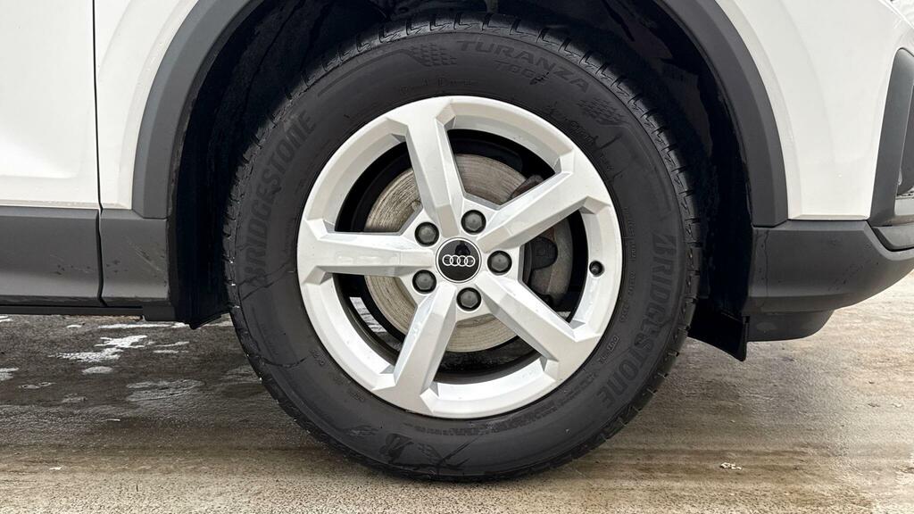 Audi Q2 Technik 30 Tfsi 110 Ps 6-Speed White #4