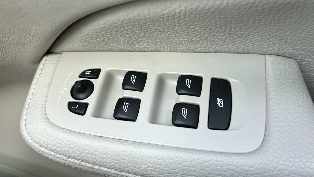 Volvo V60 Cross Country B4 Awd Cross Country Estate Blond Leather Keyless Blue #22