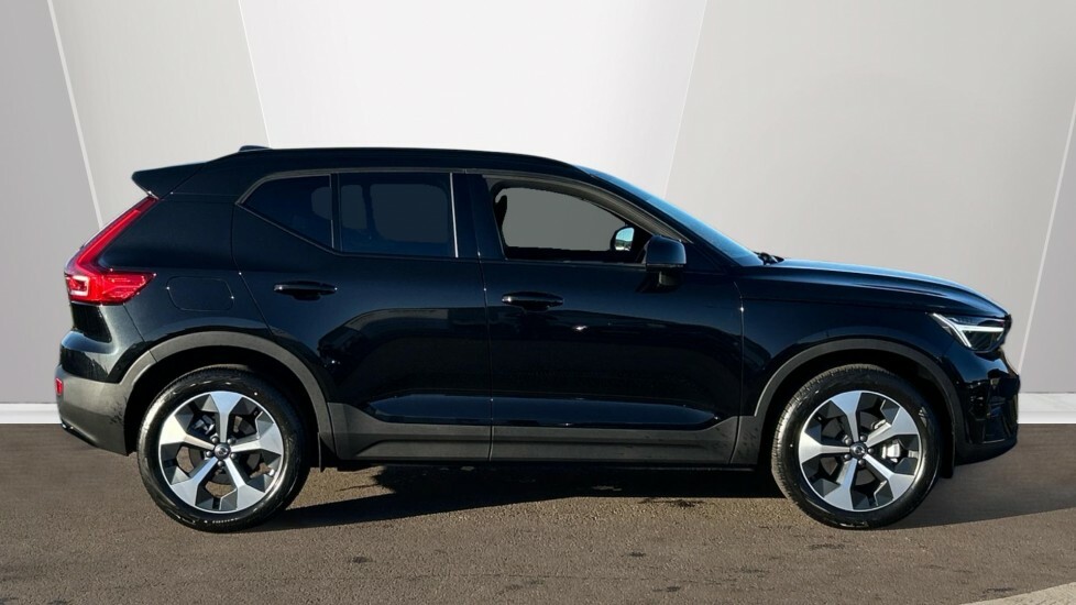 Volvo XC40 Plus B3 Mild Hybrid Dark Ex Demonstrator Black #3