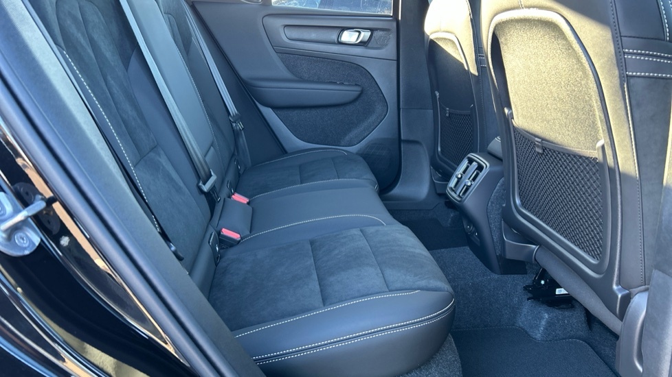 Volvo XC40 Plus B3 Mild Hybrid Dark Ex Demonstrator Black #6