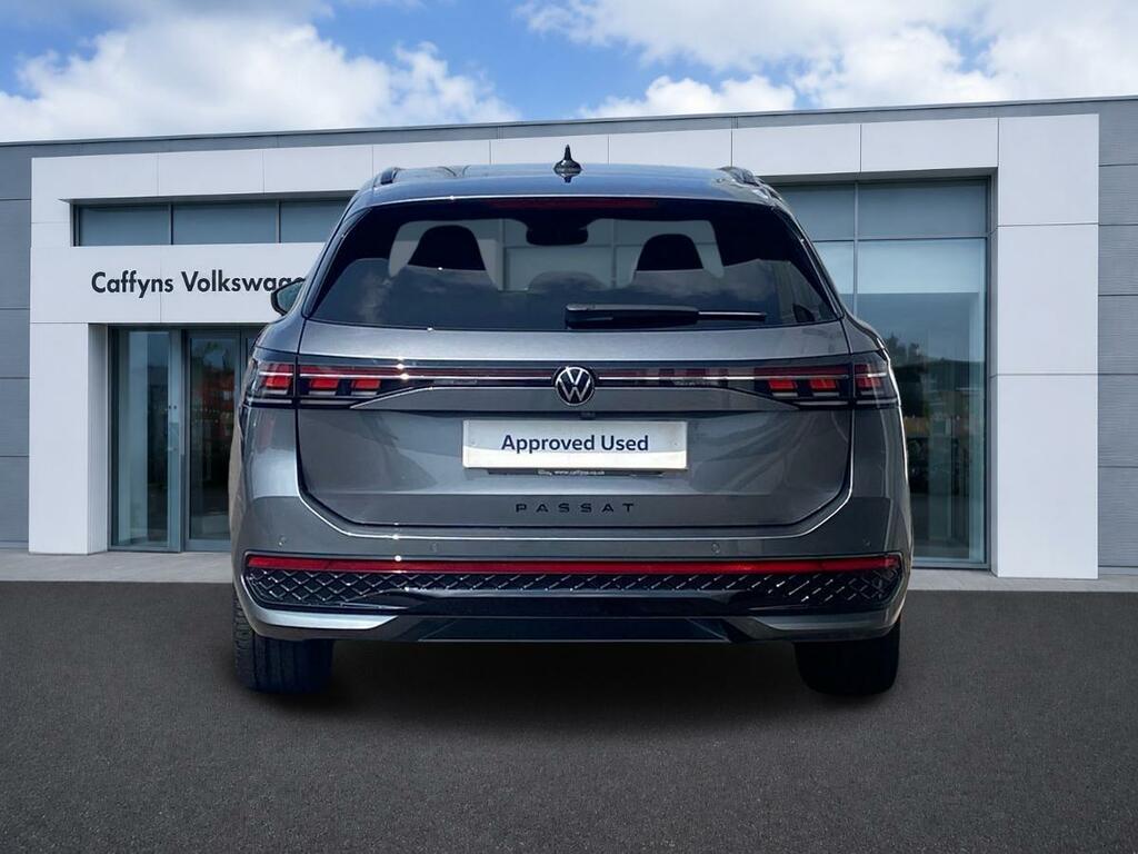 Volkswagen Passat 1.5 Tsi Ehybrid 272 R-line Dsg Grey #4