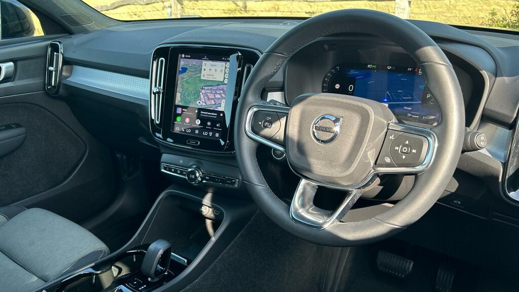 Volvo XC40 Plus B3 Mild Hybrid Dark Black #4